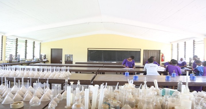 Maabara ya Kemia iliyofanyiwa ukarabati na NHBRA katika Shule ya Sekondari Tabora Wasichana 